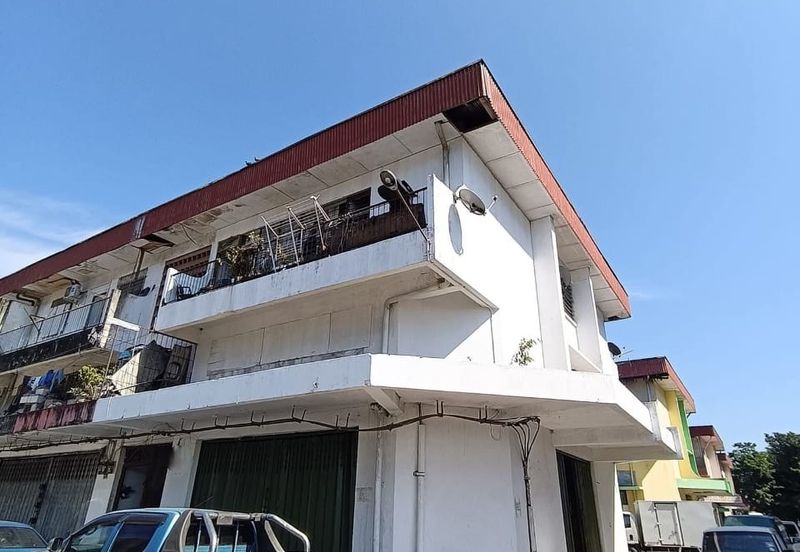 HSK Light Industrial Inanam 2-Storey Shop Corner Lot For Sale 