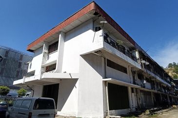 HSK Light Industrial Inanam 2-Storey Shop Corner Lot For Sale 