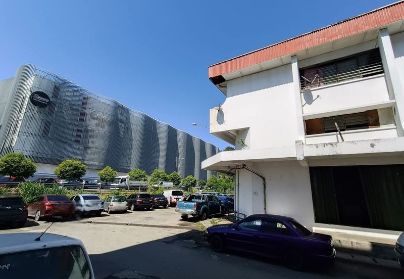 HSK Light Industrial Inanam 2-Storey Shop Corner Lot For Sale 