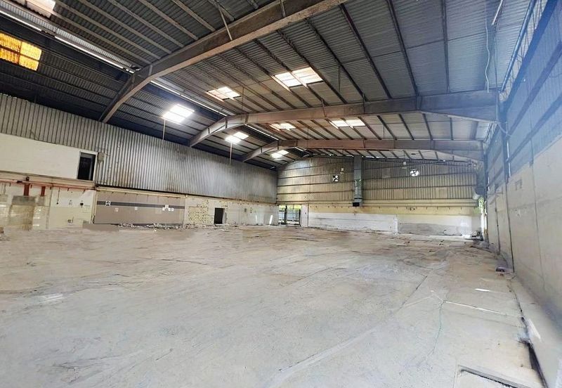 Inanam Frontage Spacious Warehouse cum Office For Rent