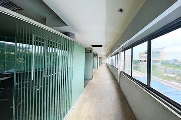 Inanam Frontage Spacious Warehouse cum Office For Rent