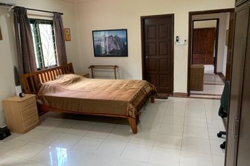 Taman Kingfisher Double Storey Bungalow For Sale