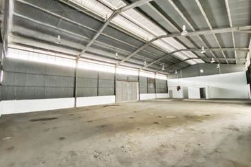 Kolombong Frontage Warehouse For Rent