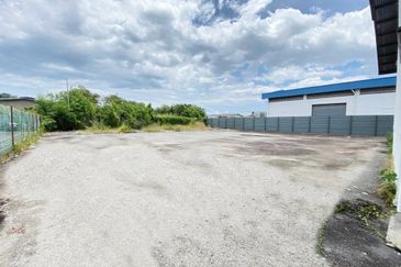 Kolombong Frontage Warehouse For Rent