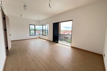 Taman Lifo 3-Storey Semi Detached House For Sale