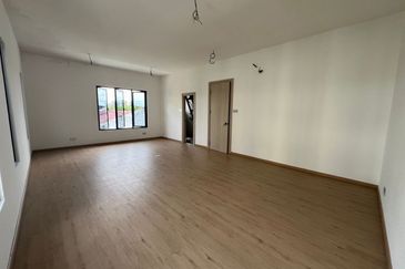 Taman Lifo 3-Storey Semi Detached House For Sale