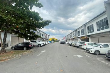 Penampang Dongonggon Shoplot 1.5 Storey For Sale
