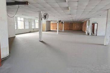 Warehouse cum Office @ Kolombong For Rent