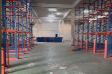 Warehouse cum Office @ Kolombong For Rent