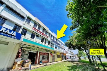 Taman Layang Layang 3-Storey Shoplot For Sale 