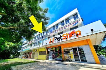 Taman Layang Layang 3-Storey Shoplot For Sale 