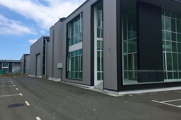 Frontage KKIP Semi Detached Warehouse For Rent 