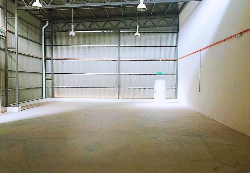 Frontage KKIP Semi Detached Warehouse For Rent 