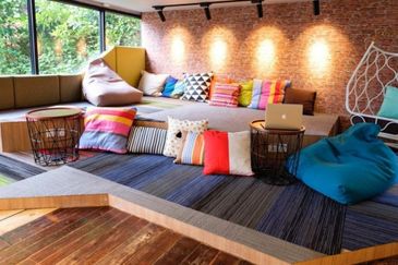 Hotel | Nice Renovated | KK City | Building FOR SALE 