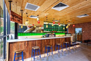 Hotel | Nice Renovated | KK City | Building FOR SALE 