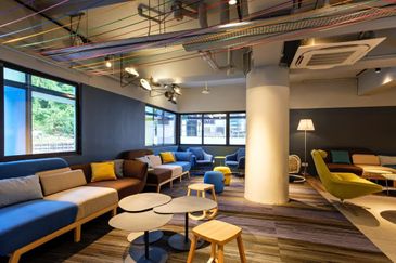 Hotel | Nice Renovated | KK City | Building FOR SALE 