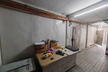 CL999 | Kian Yap Light Industry | Kolombong | 2 Storey Shoplot | For Sale