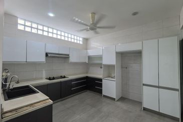 Taman Fabulosa | Hilltop | Semi-Detached Double Storey | FOR SALE  