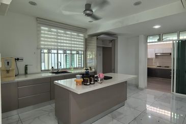 Taman Fabulosa | Hilltop | Semi-Detached Double Storey | FOR SALE  