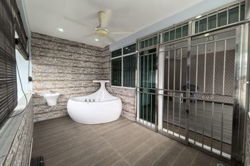 Taman Fabulosa | Hilltop | Semi-Detached Double Storey | FOR SALE  