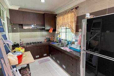 Taman Imperial Villa  Terrace  Fully Furnished