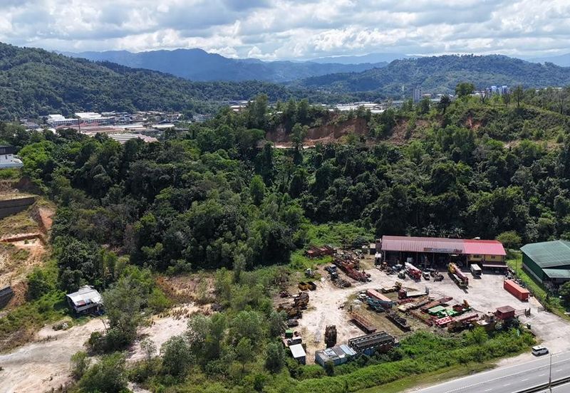 CL 999 | Development Land | Cheap Sale| Beside Mainroad | Suria Inanam