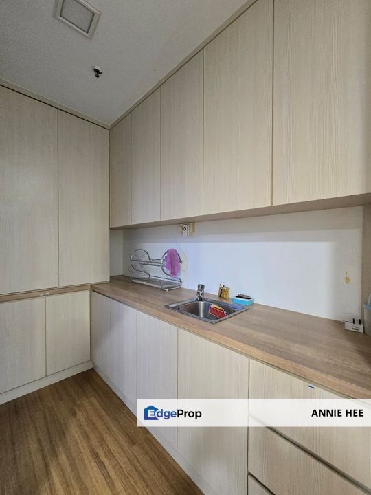 under bank value | Spinnaker Sovo | ready office for sale, Sabah, Likas