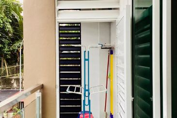 KONDOMINIUM/CONDOMINIUM SERI MANIS