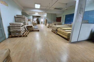 Pusat Perindustrian Ngee Lim