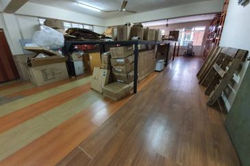 Pusat Perindustrian Ngee Lim