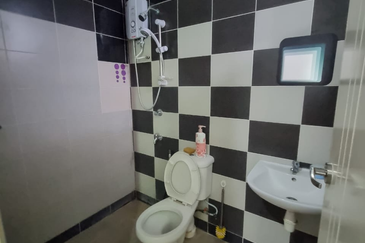 TAMAN PERTAMA MAHANDOI