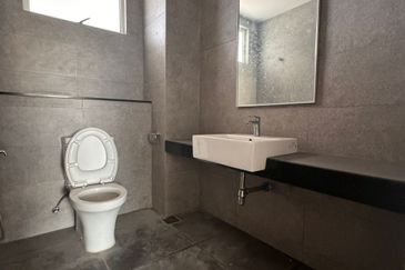 Spinnaker Suites @ Likas Bay