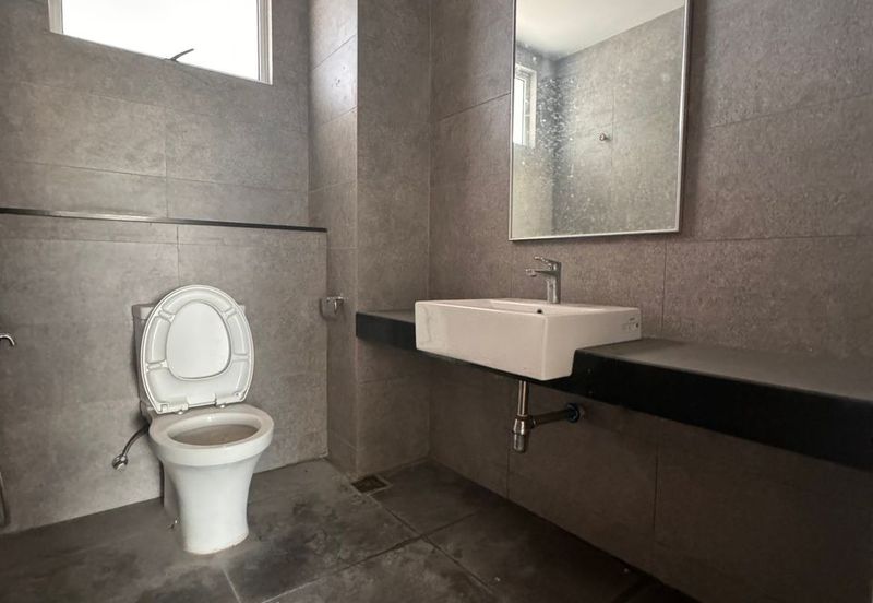 Spinnaker Suites @ Likas Bay