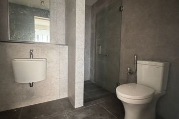 Spinnaker Suites @ Likas Bay