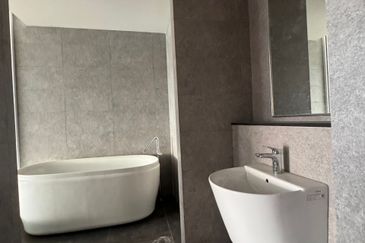 Spinnaker Suites @ Likas Bay