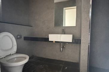 Spinnaker Suites @ Likas Bay