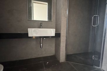 Spinnaker Suites @ Likas Bay