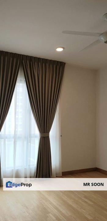 Corner unit , Kuala Lumpur, Mont Kiara