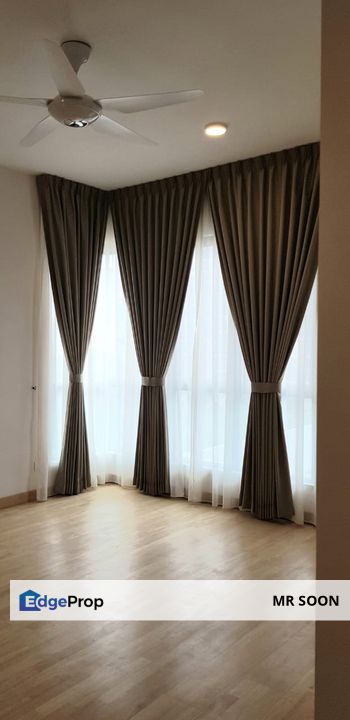 Corner unit , Kuala Lumpur, Mont Kiara