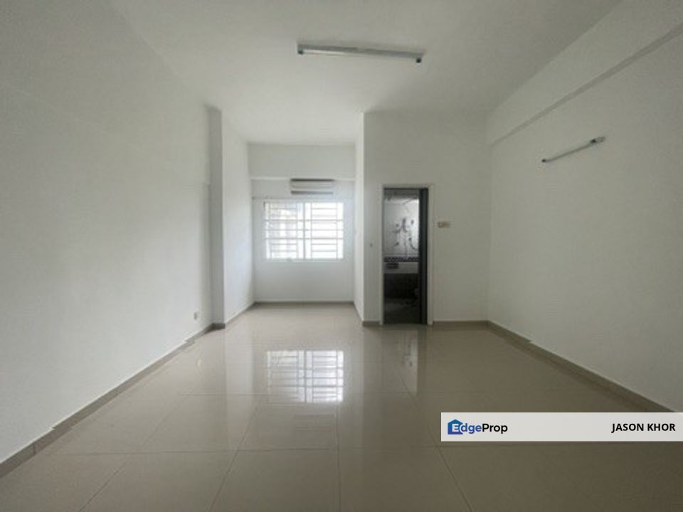 4 bedrooms, corner unit, unfurnished, Selangor, Ulu Kelang