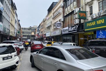 PJ New Town 3 Storey Shop Lot For Sale With Tenancy