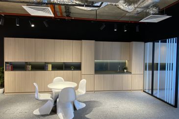 Menara EcoWorld (The Stride Strata Office @ BBCC)