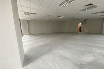 Pavilion Damansara Heights Corporate Tower, Subvided Layout of 1,152sqft Mid Floor For Sale, ROI estimated 5.6%++