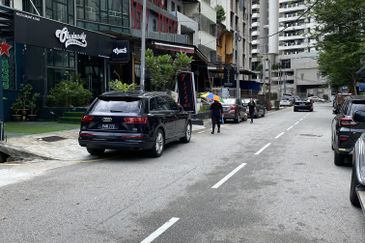 Freehold Jalan Berangan 2.5 Storey Shoplot For Sale at RM 6mil