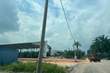 4.1 Acres Kampung Ijok, Kuala Selangor Industrial Land For Sale @ RM 55 psf Negotiable