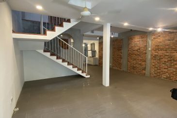 Renovated 1,260 sqft double-storey in Lorong Kurau, Bangsar: 3 beds, 2 baths, extended kitchen, chic brick walls—prime location!