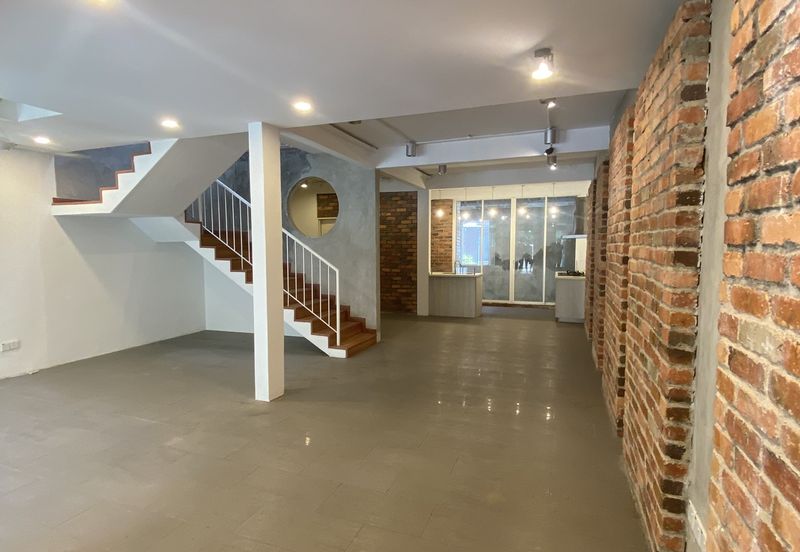 Renovated 1,260 sqft double-storey in Lorong Kurau, Bangsar: 3 beds, 2 baths, extended kitchen, chic brick walls—prime location!