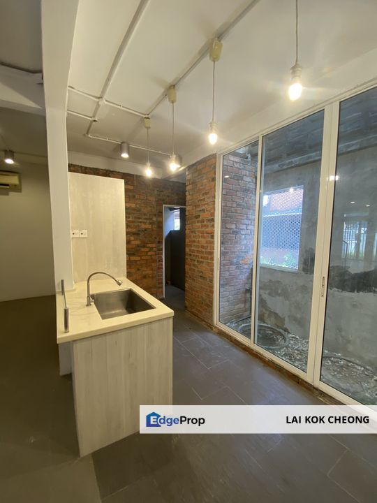 Renovated 1,260 sqft double-storey in Lorong Kurau, Bangsar: 3 beds, 2 baths, extended kitchen, chic brick walls—prime location!, Kuala Lumpur, Bangsar