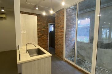 Renovated 1,260 sqft double-storey in Lorong Kurau, Bangsar: 3 beds, 2 baths, extended kitchen, chic brick walls—prime location!