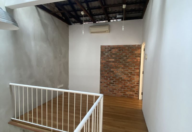 Renovated 1,260 sqft double-storey in Lorong Kurau, Bangsar: 3 beds, 2 baths, extended kitchen, chic brick walls—prime location!